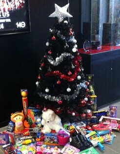 121218-xmas-treeLARGE_246X316.jpg